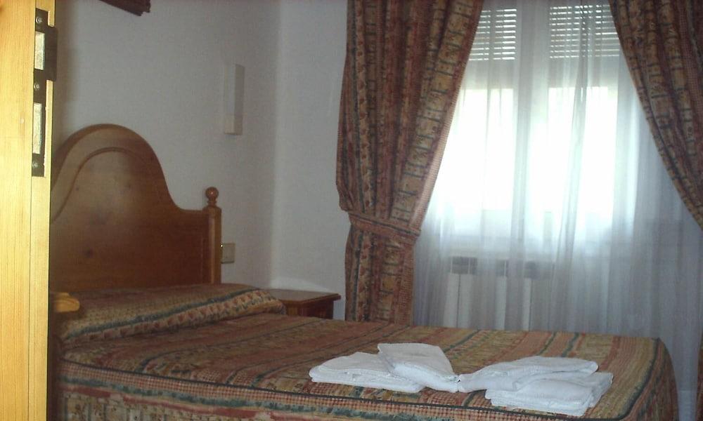 Apartamentos Gabarre Брото Экстерьер фото