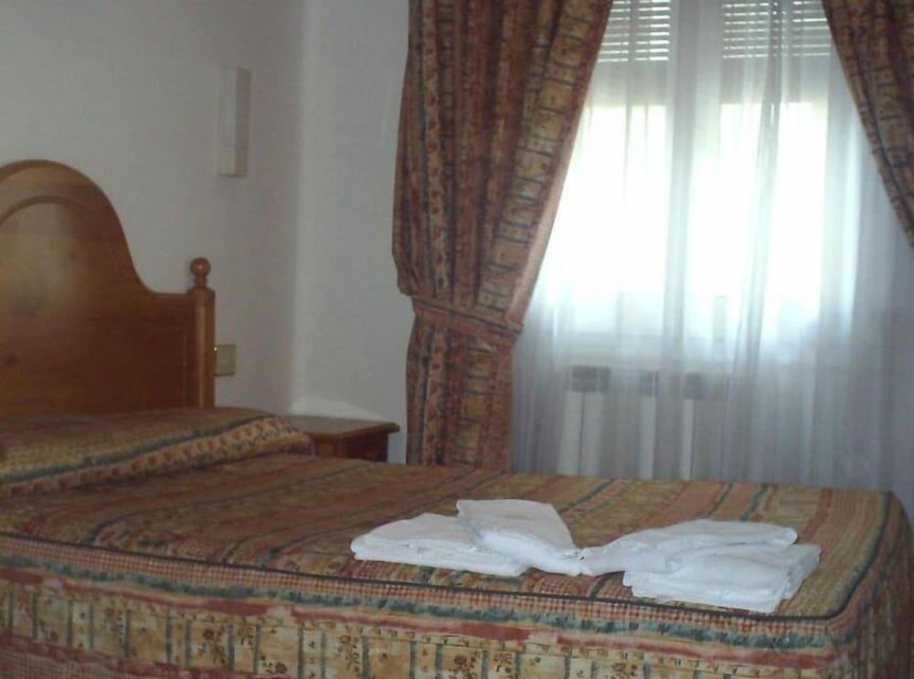 Apartamentos Gabarre Брото Экстерьер фото