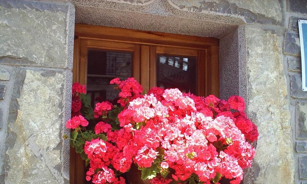 Apartamentos Gabarre Брото Экстерьер фото