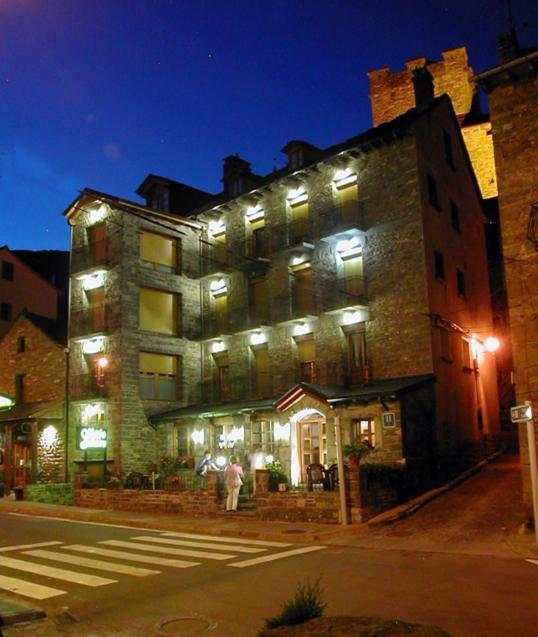 Apartamentos Gabarre Брото Экстерьер фото